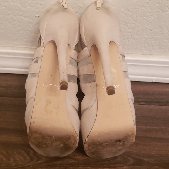 High heels - Picture 2 of 4